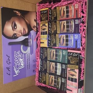 L.A. Girl Hyper Cake Liner eyeliner PR Box